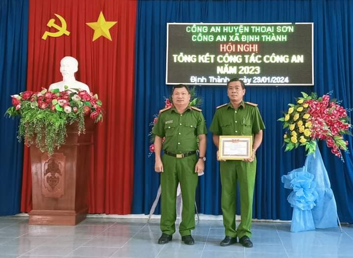 Quan canh hoi nghi
