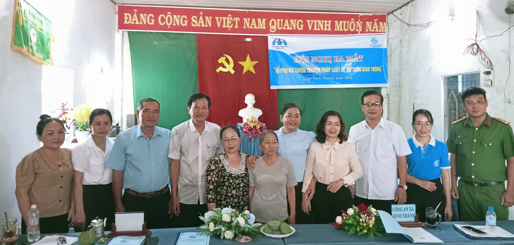 Quan canh hoi nghi
