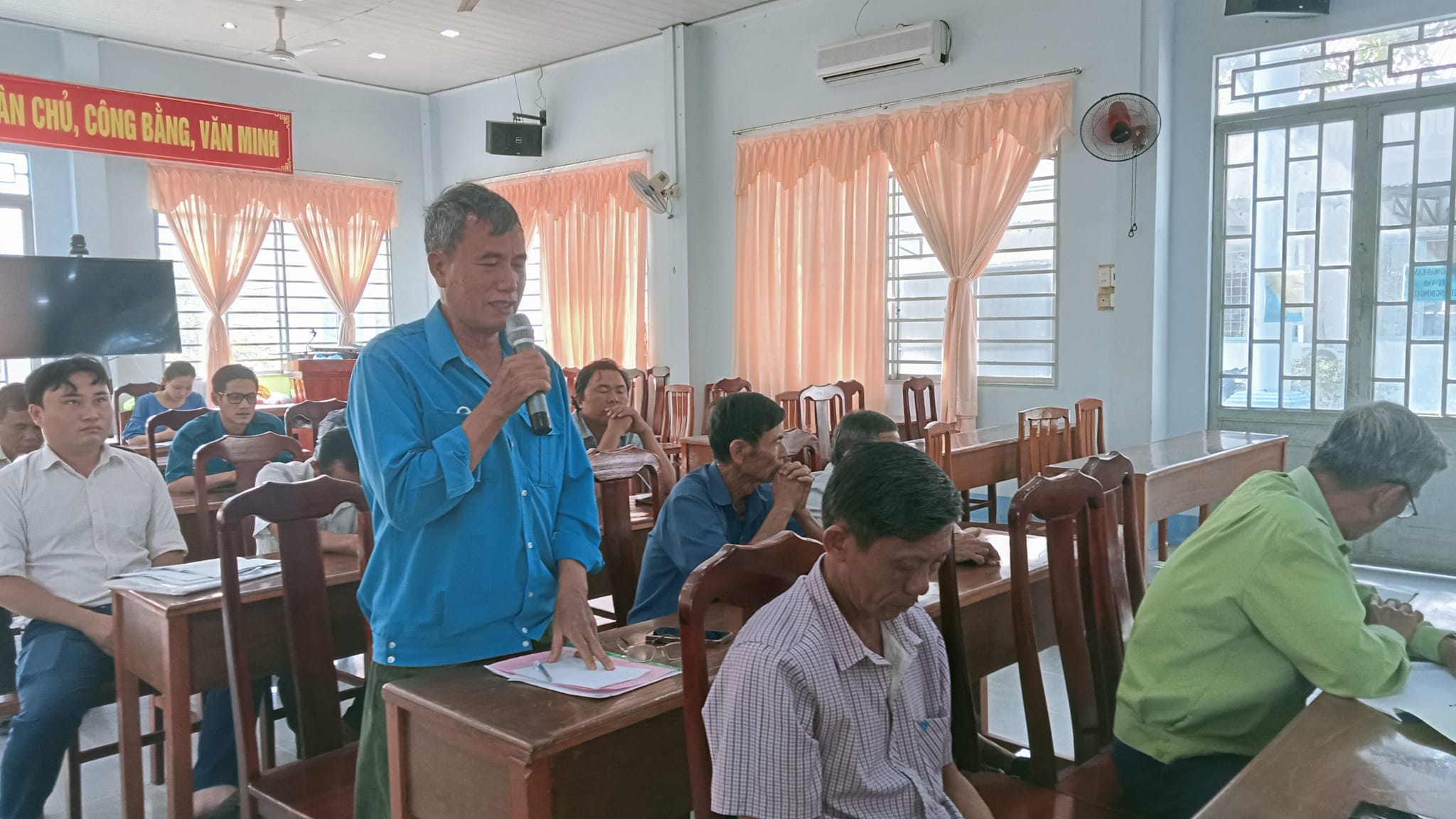 Ý kien cua cac doan the