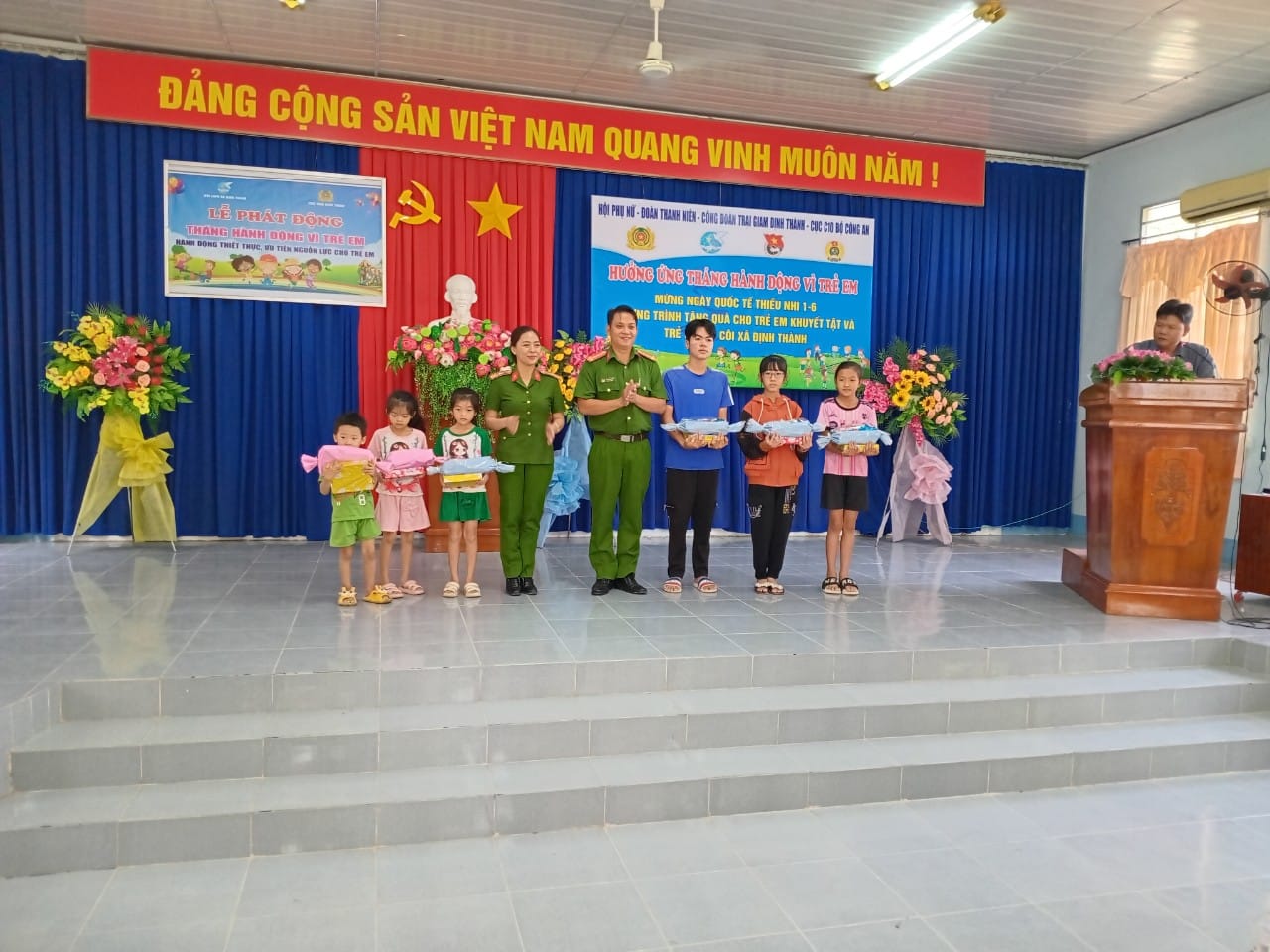 Quan canh trao qua